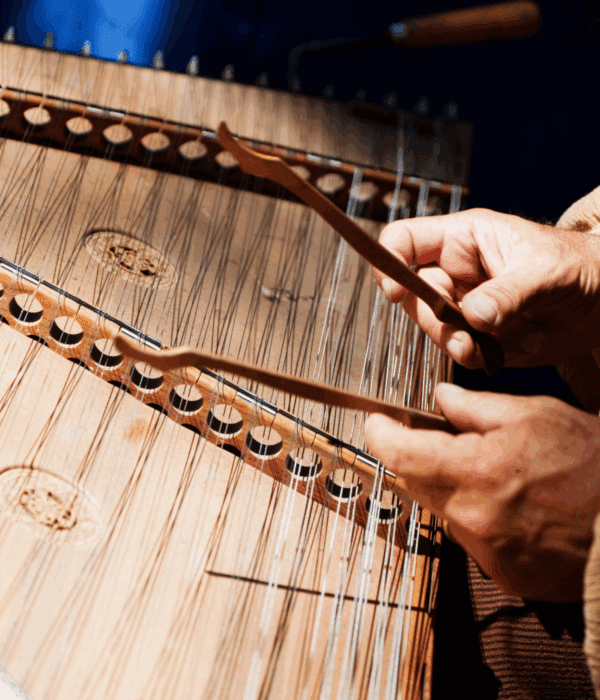 F2504 Dulcimers and Other Folk Instruments: Their Stories and Music